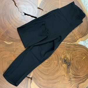 Lululemon 19" crop on black